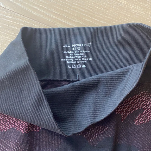 JEDNORTH FLORA SEAMLESS LEGGINGS - BLACK/RED CAMO - Picture 5 of 5